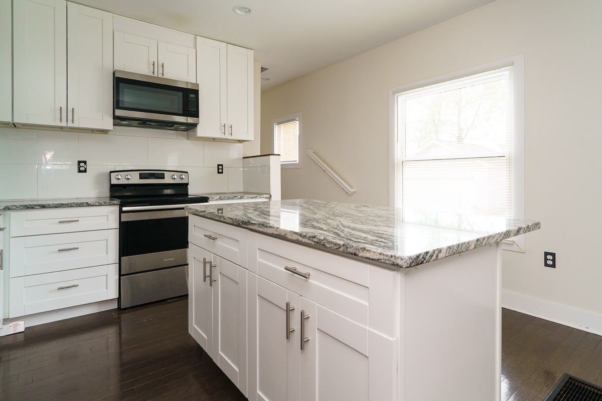 857-859 Wilson Ave-18