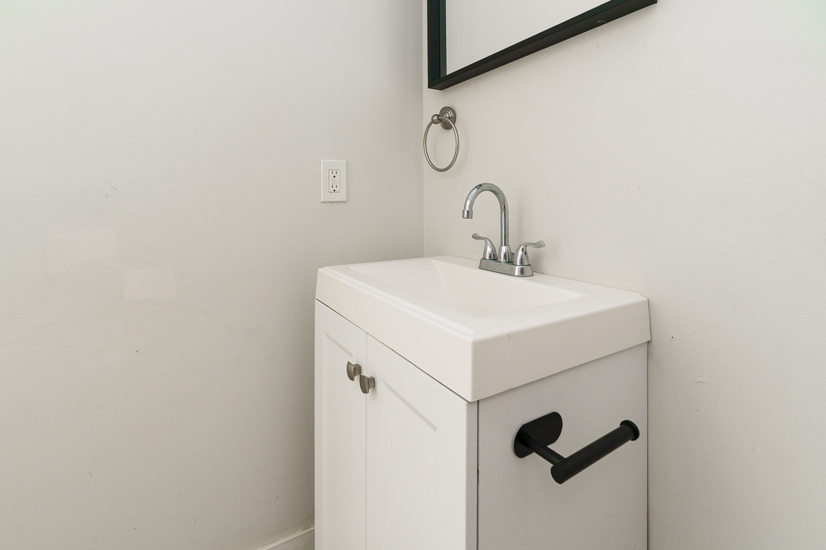 857-859 Wilson Ave-21