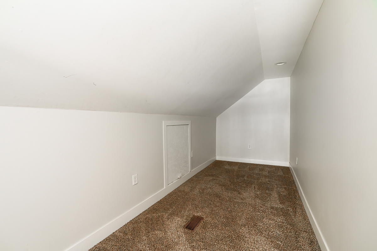 857-859 Wilson Ave-24