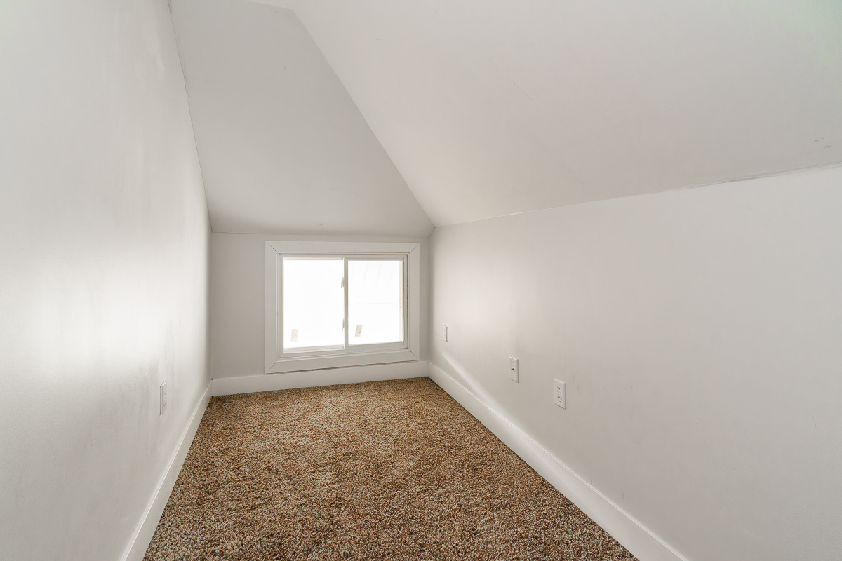 857-859 Wilson Ave-25