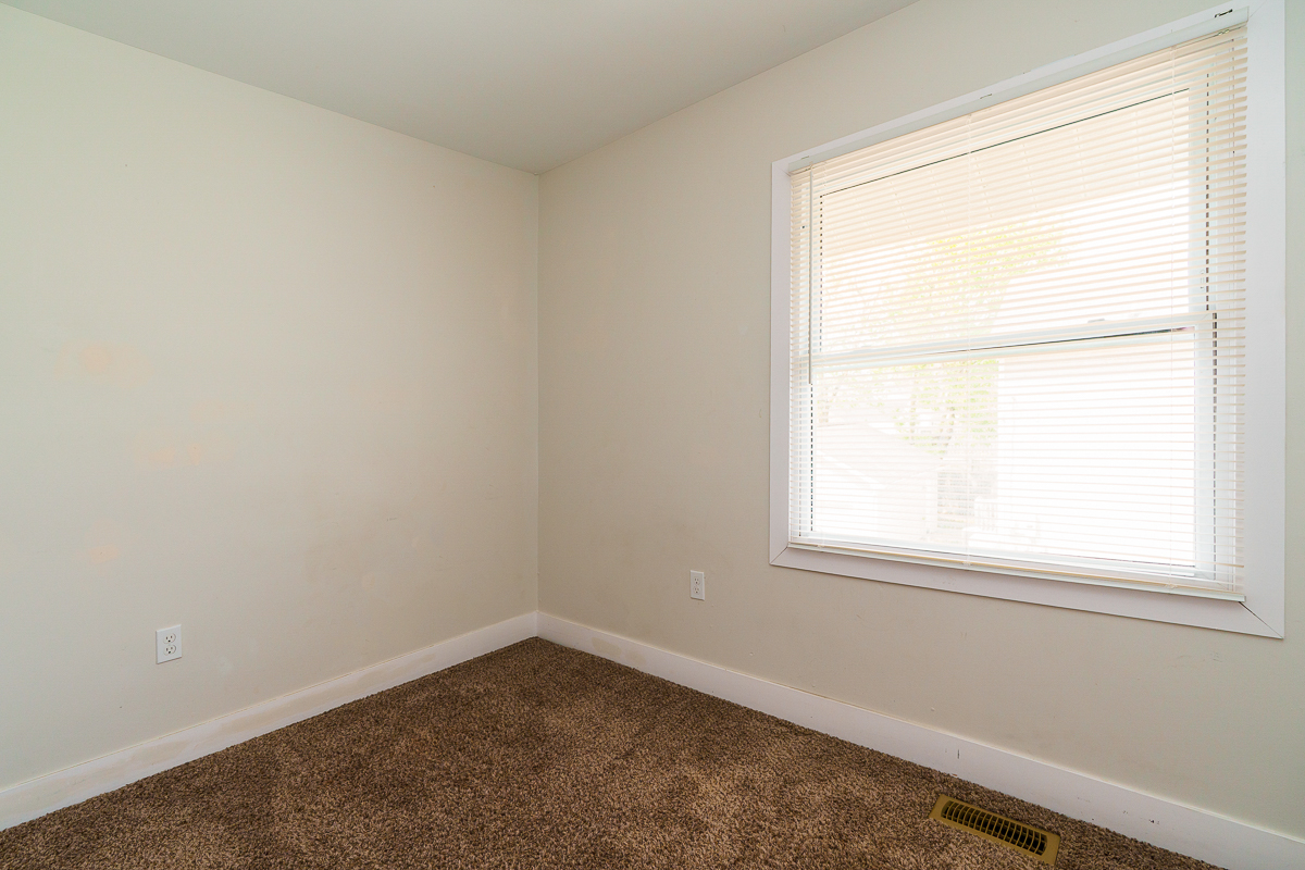 857-859 Wilson Ave-27