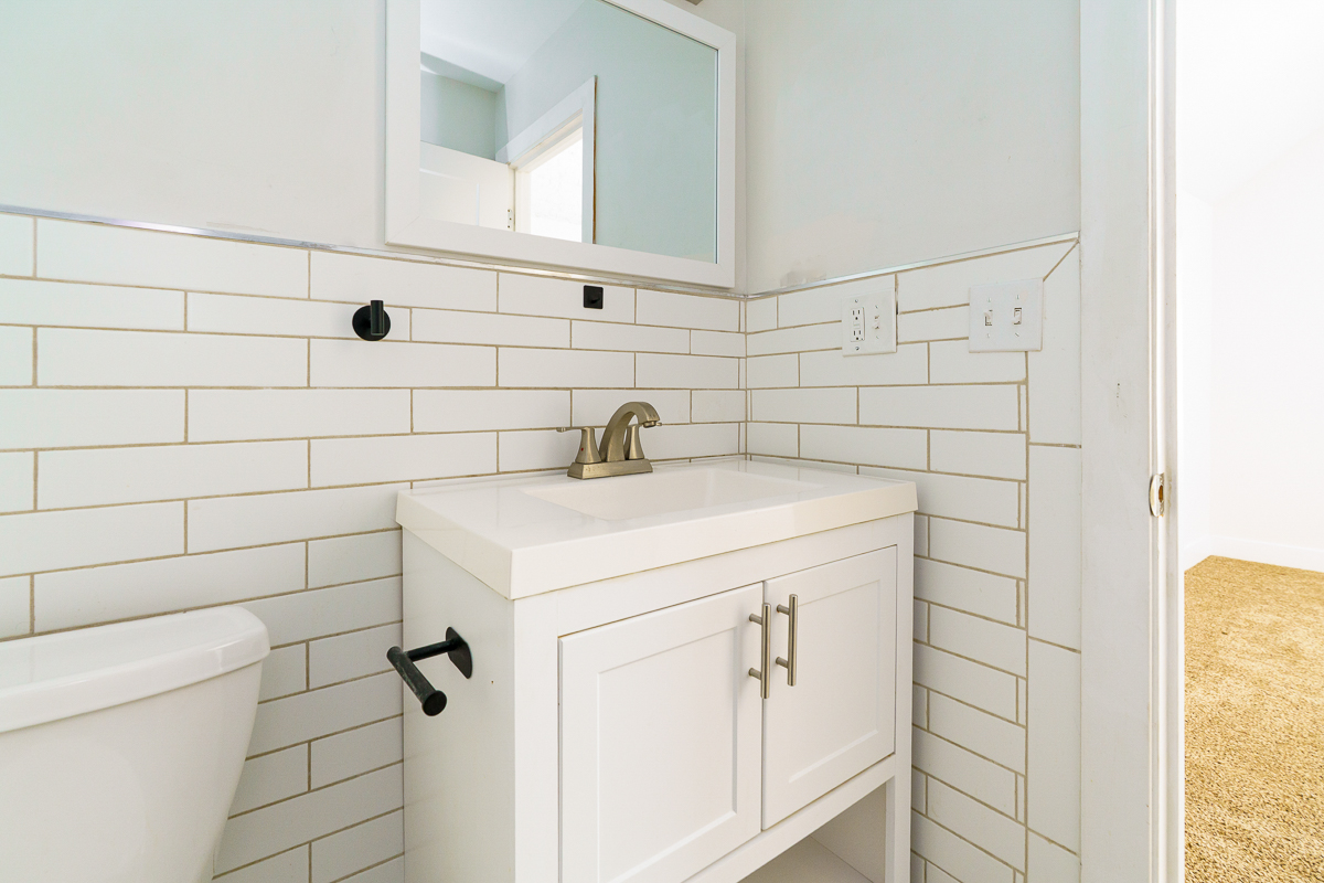 857-859 Wilson Ave-31