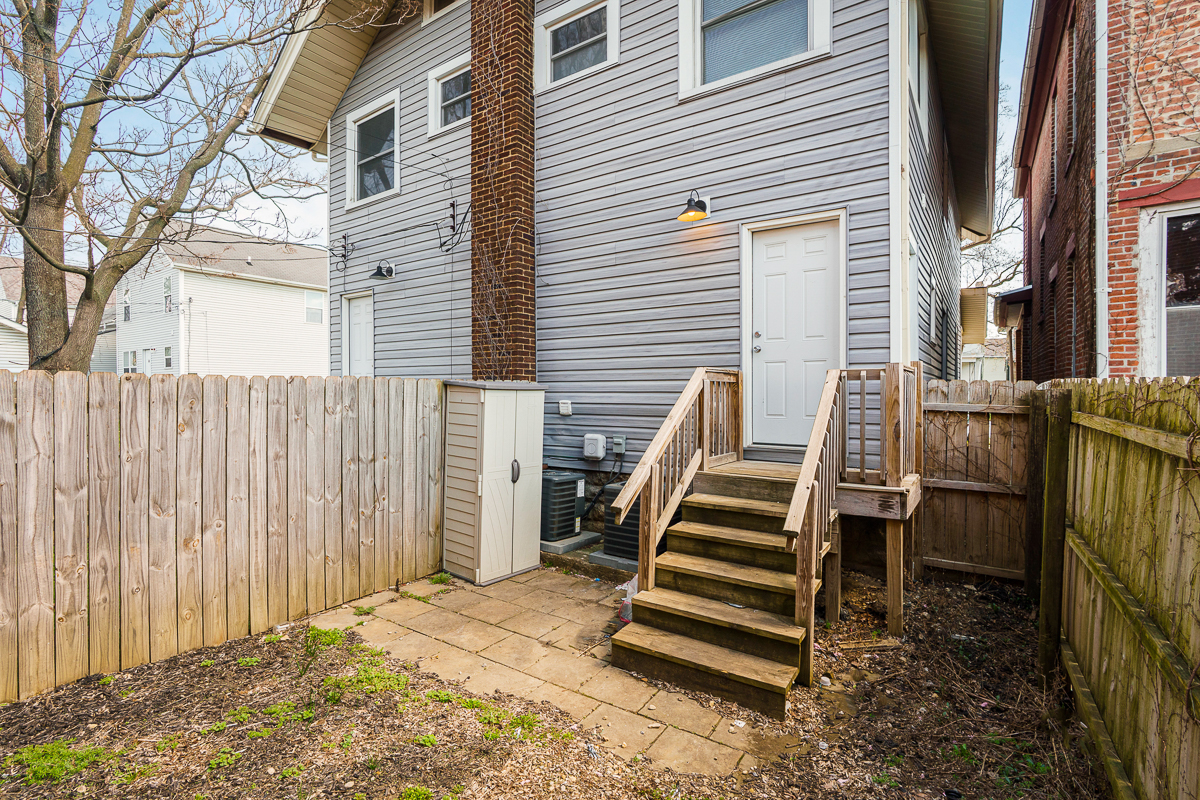 857-859 Wilson Ave-38