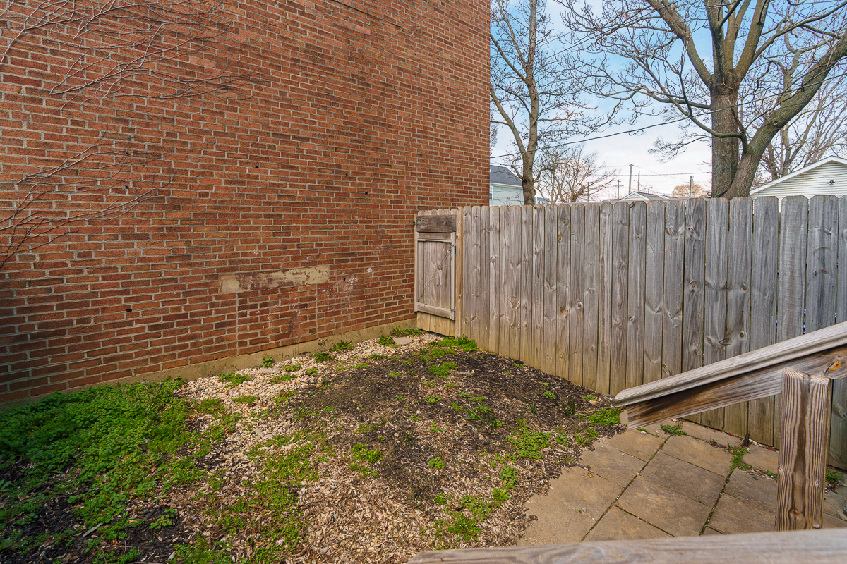 857-859 Wilson Ave-39