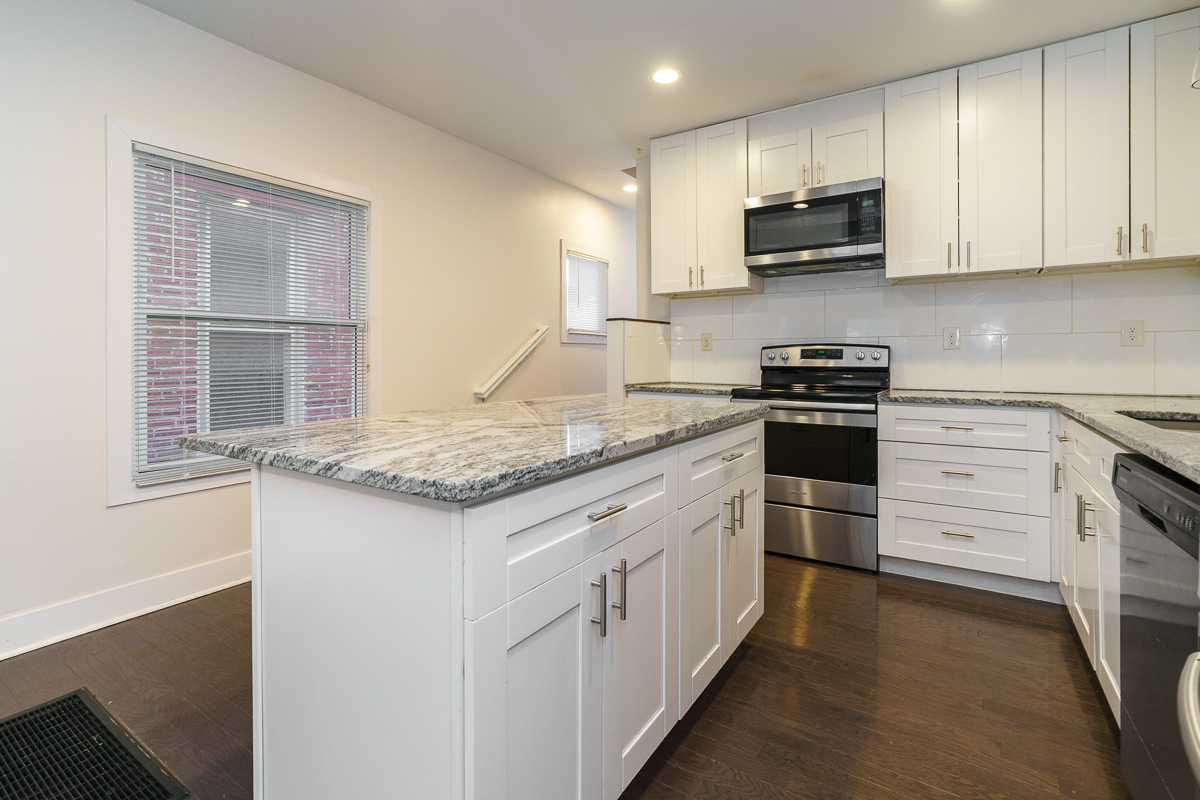 857-859 Wilson Ave-47