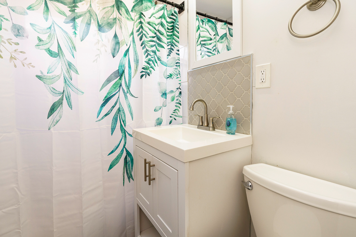 857-859 Wilson Ave-51