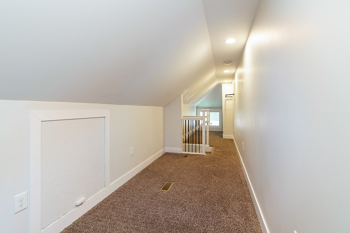 857-859 Wilson Ave-60