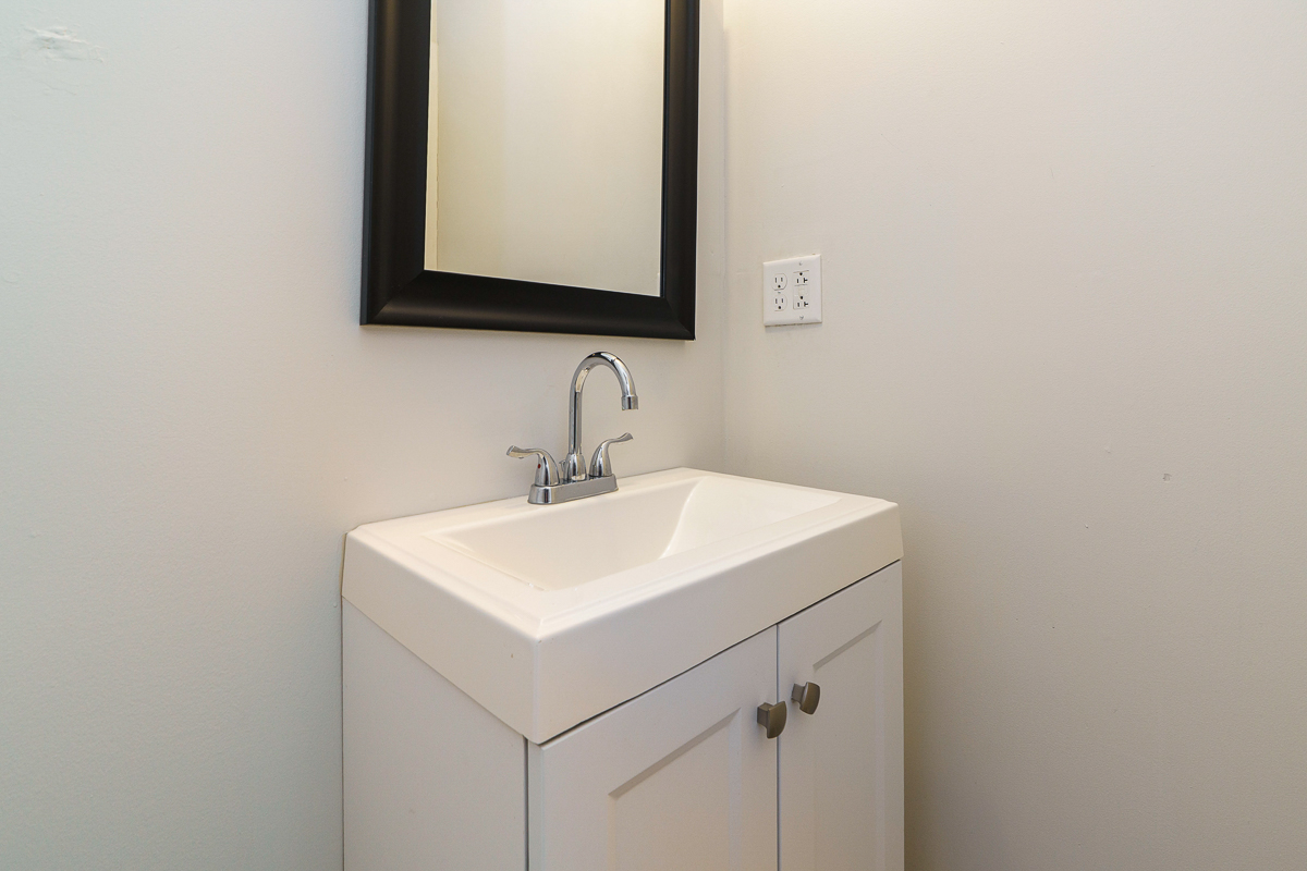 857-859 Wilson Ave-62