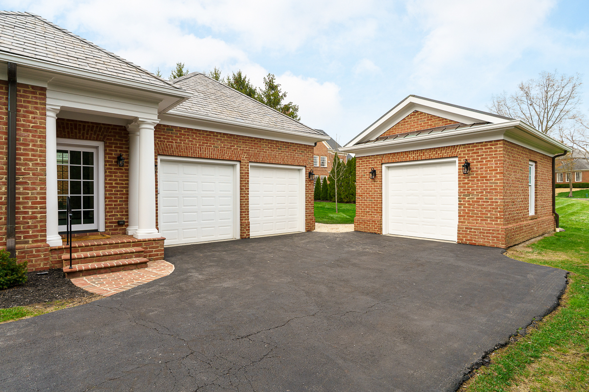 4945 Yantis Dr ext-13